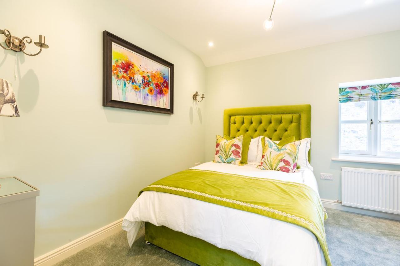 Bective Stud Apartments Наван Екстериор снимка