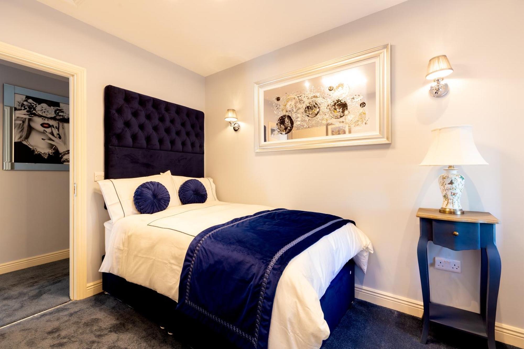Bective Stud Apartments Наван Екстериор снимка